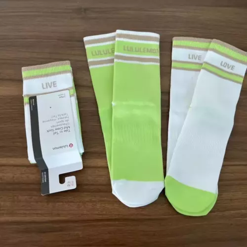 2 Pair Lululemon Athletic Socks TALE TO TELL MID CREW SOCK Size - Picture 6 of 19