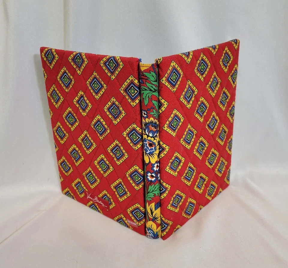 Marco de fotos Vera Bradley Villa rojo geométrico acolchado doble pliegue 4x6 Foto 4 de 4