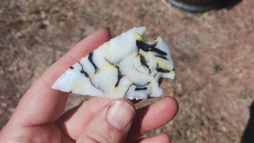 Two Flint Knapped Arrowheads. Mixed Glass points - Picture 4 of 8
