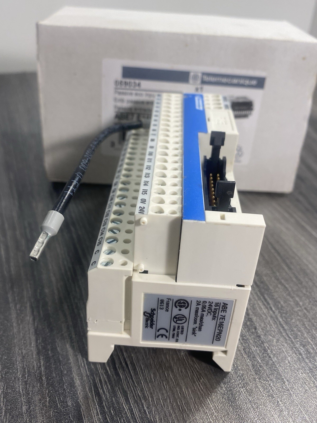 NOS Telemecanique ABE7 E16EPN20 TWIDO Extension 16-Input Sub-Base 20-Pin 24VDC