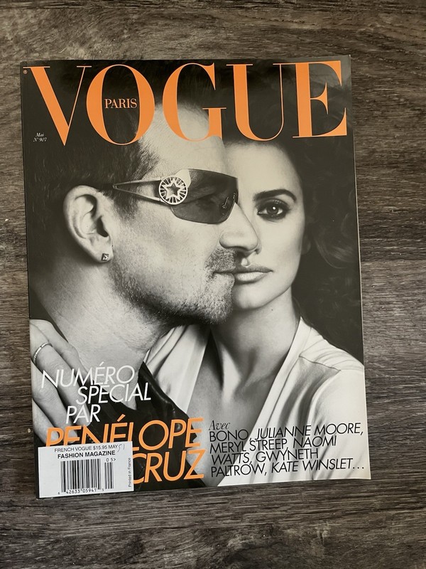 2010 MAY VOGUE PARIS MAGAZINE - BONO & PENELOPE CRUZ - Newsstand