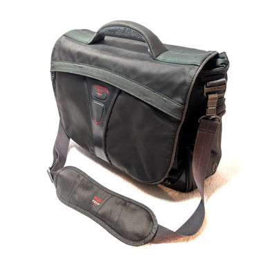 Tumi T-TECH Classic 5506GRH Black Gray Nylon Messenger Shoulder Laptop Bag EXC