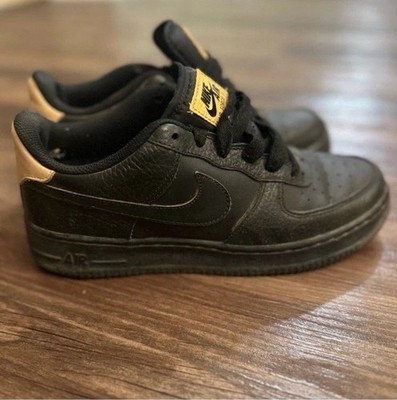 NIKE AIR FORCE 1 Men's Size 7Y Low Black Vachetta Tan 820438-004