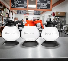 Bunn 3-Pack 64oz Commercial Coffee Pot/Carafe/Decanter 2 Black, 1 Orange