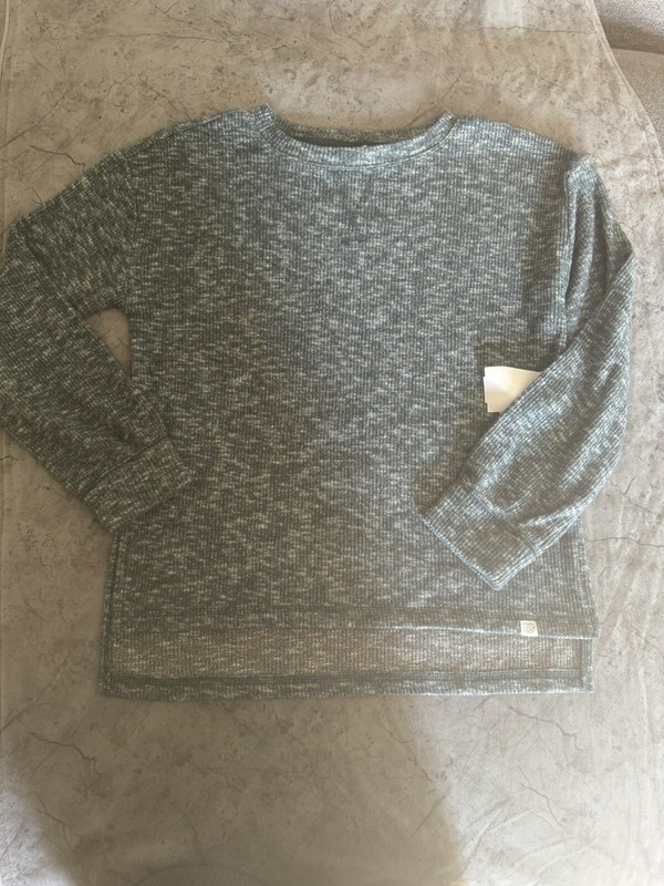 NWT Girl Sweater Size L(10-12)