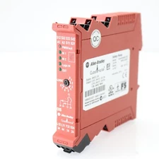 Allen Bradley 440R-D22S2 Guardmaster DIS GSR DIS Monitoring Safety Relay