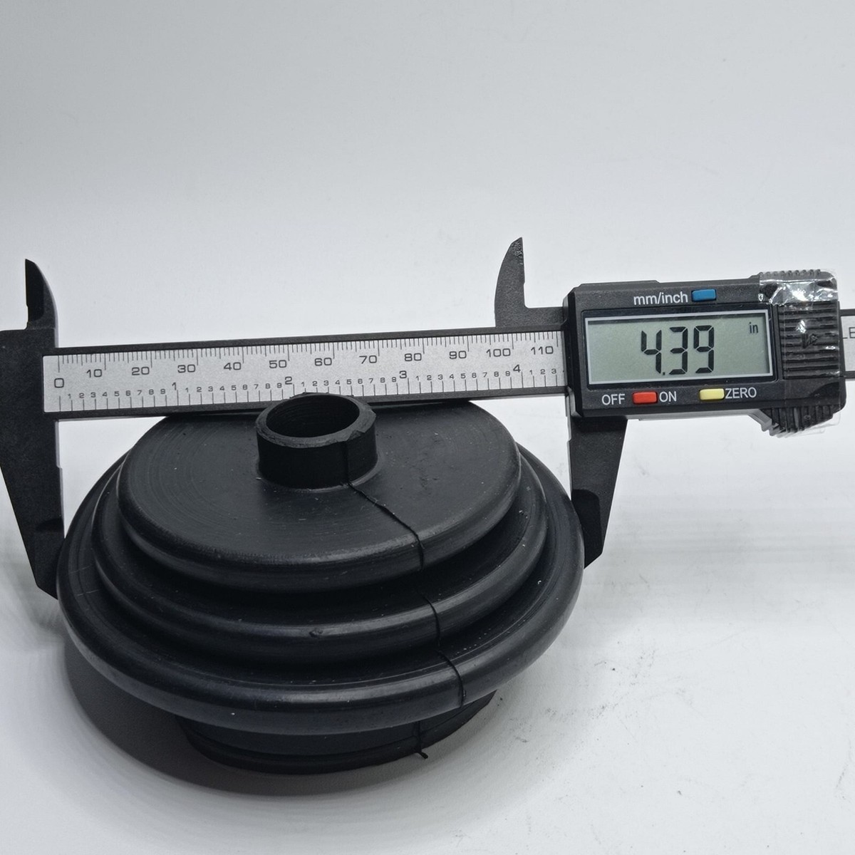 562.7554 / 1680583C1 / 1677150C2 Transmission Shifter Boot Fot