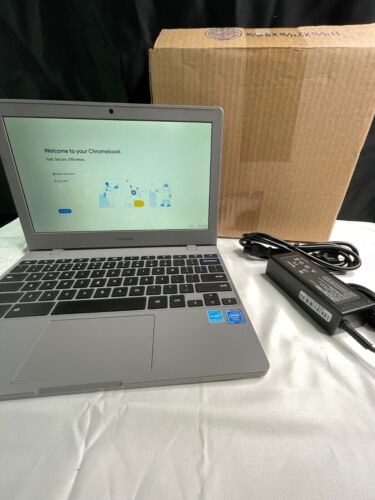 Samsung Chromebook 4 argento Intel Celeron N4000 16 GB storage 4 GB computer portatile RAM