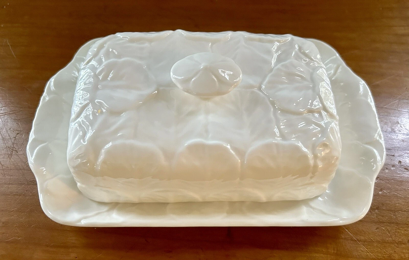Wedgewood Countryware Bone China Covered Butter Dish