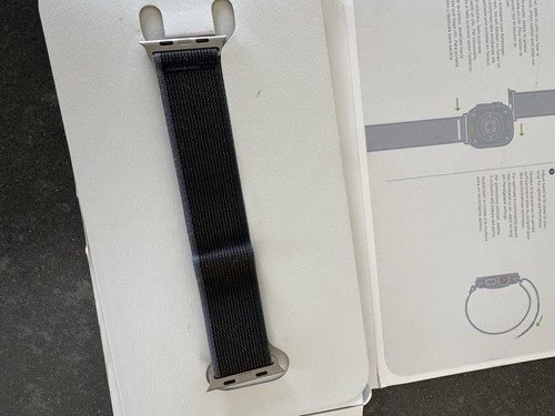 Bracelet Apple Trail Loop pour Montre Ultra - Noir/Gris, M/L (49 mm) - Photo 3 sur 3