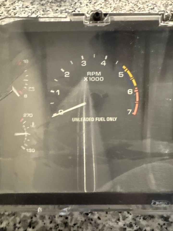 Cuadro de instrumentos Ford Mustang GT 1987 Foto 3 de 4