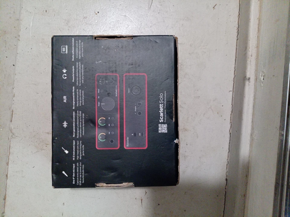 Focusrite Scarlett Solo USB-C Audio Interface (4th Generation) - Image 3 of 4