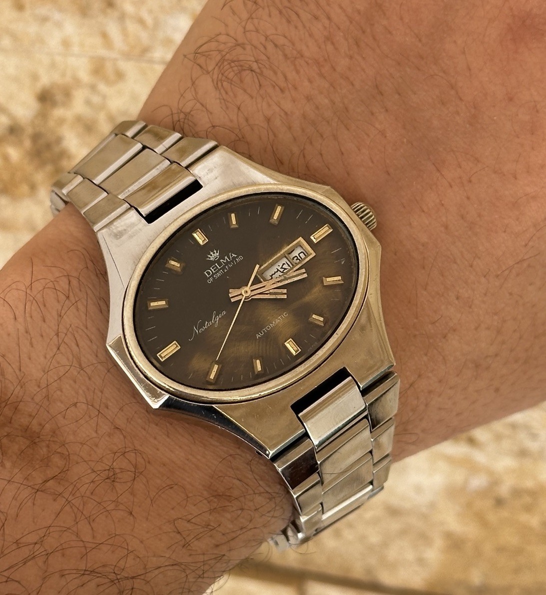 Boxed Shimmer Watch Delma 1980's Vintage Nostalgia Jumbo Automatic Brown 43mm - vintagewatches.pk