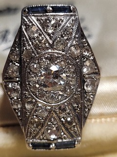 18CT 1.5 CT DIAMOND & SAPPHIRE HEXAGONAL ART DECO RING 4.2 GRAM STUNNING
