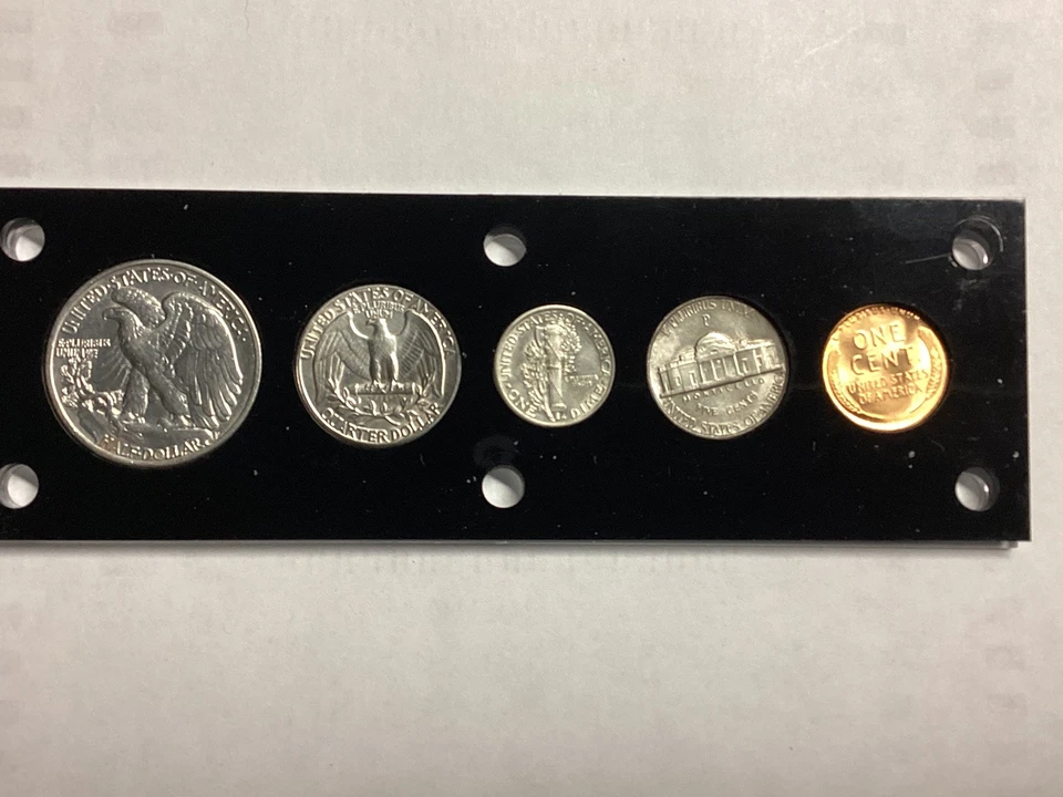 ***SUPER SALE***1942 “WAR YEAR” Mint Set - in Capital Plastics Display - Nice - Image 2 of 4