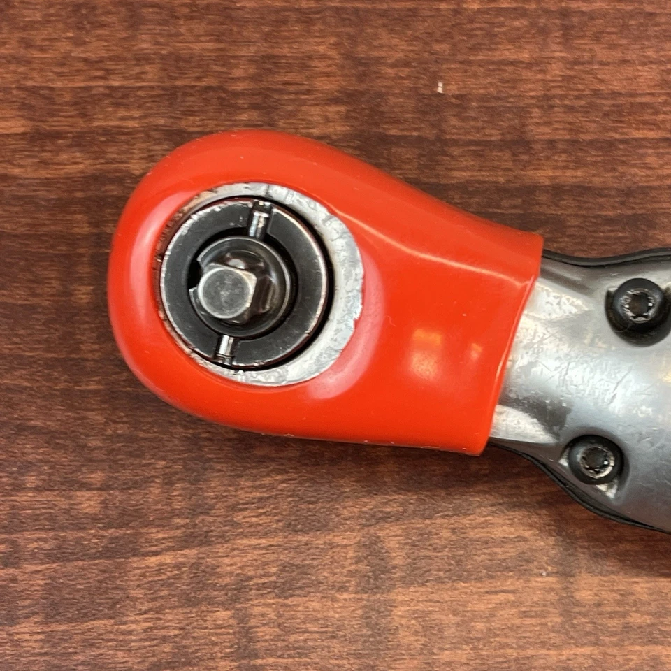 Snap-On Tools FAR25 1/4" Drive Red, Silver Pneumatic Air Ratchet -Exellent Cond. - Image 3 of 4