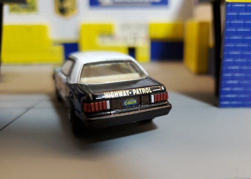 1:64 Scale 1982 Ford Mustang SSP California Hwy Patrol Diecast Model Replica Car - Picture 4 of 4