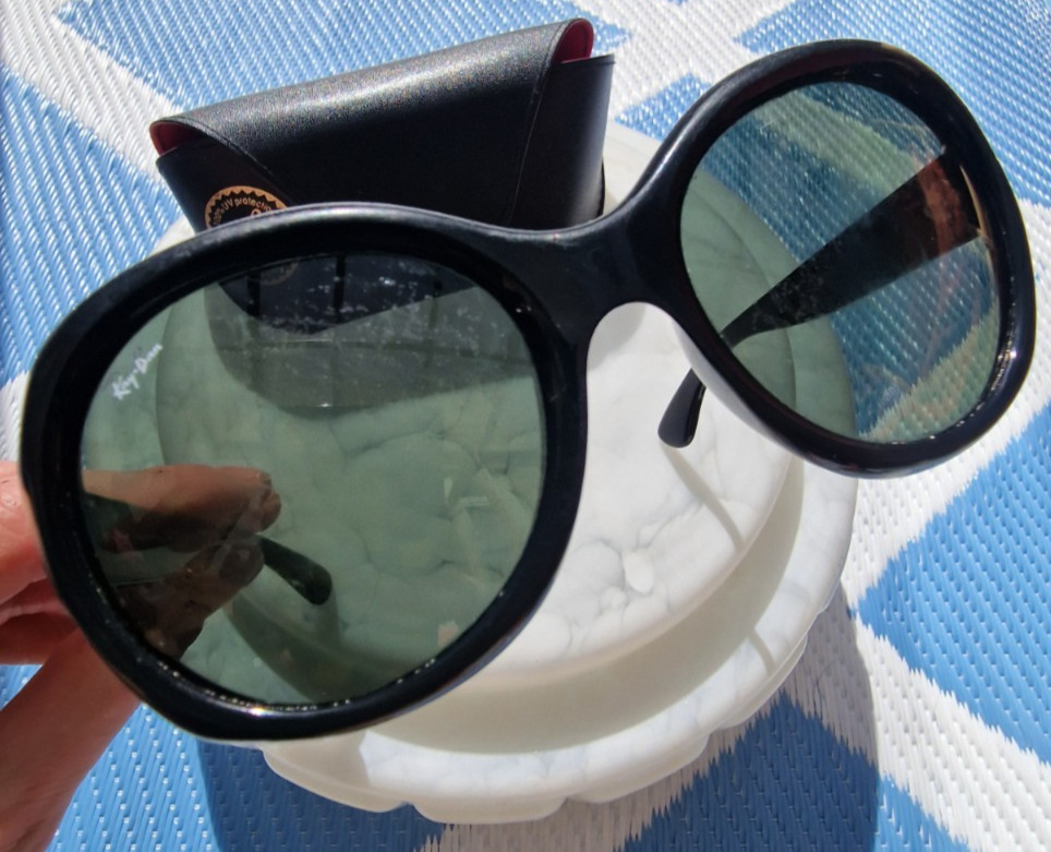 Ray Ban ' RB 4191 601/71  ' Polished Black/Green Oval Sunglasses Italy ***RARE
