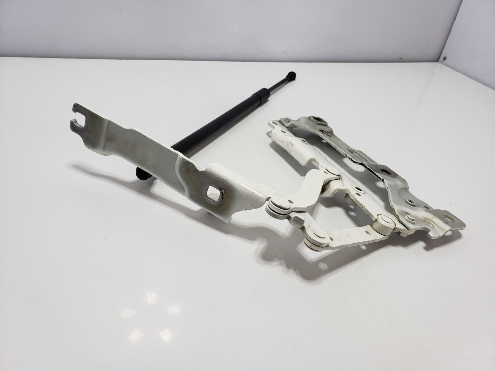 ✅ 2010-2014 OEM Rolls Royce Ghost RR4 Front Right Passenger Hood Hinge White