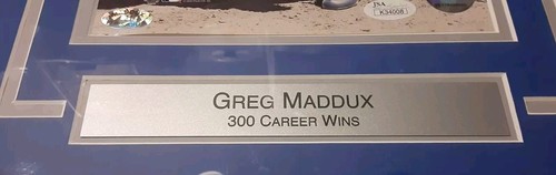 Greg Maddux Autographed 11x14 Photo "300 Wins"With New Custom Framing JSA COA - Picture 7 of 8