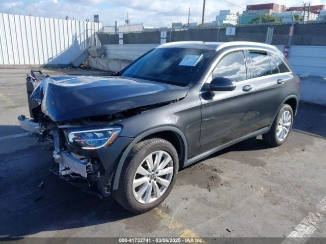 Volante Mercedes-Benz GLC300 2020 Foto 3 de 4