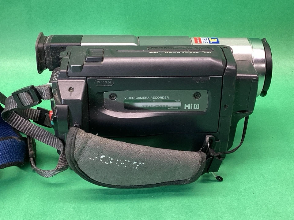 Sony CCD-TR818 NTSC Video Hi8 Handycam 460X Zoom NightShot Camcorder - UNTESTED - Image 4 of 4