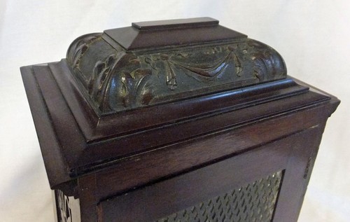 Antique Carved Mahogany Bracket Clock: French 8 Day Movement with gong strike - Foto 17 di 19