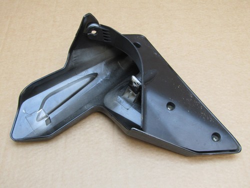 Carenado delantero izquierdo panel Yamasaki F31-50 2022 407 millas (13737) - Imagen 4 de 21
