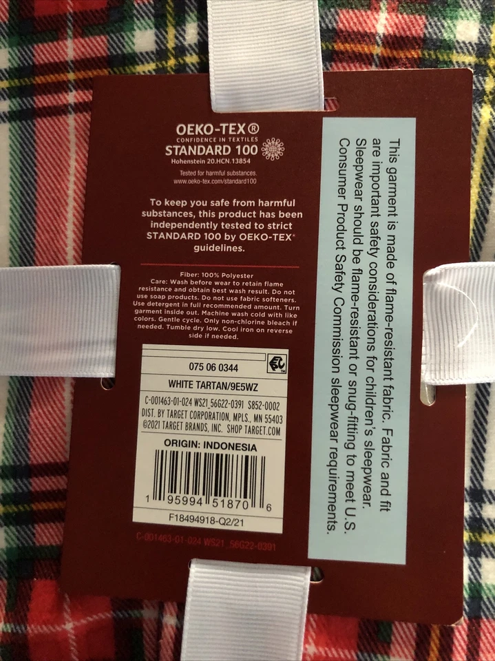 Wondershop Kids’ 2 Piece Christmas Pajama Set Size 5 Fleece  - Image 4 of 4