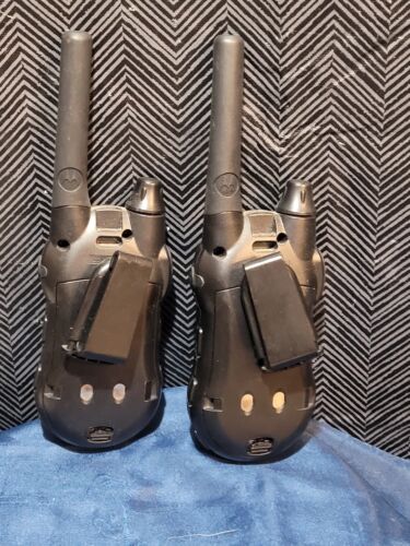Pair of Motorola EM1000R 2 way Radio Walkie Talkies Not Tested. - Picture 2 of 4