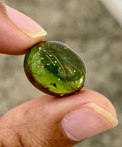 Turmalina verde fina natural - Cabujón ovalado - Brasil - Grado AAA - Imagen 4 de 9