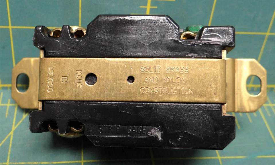 Legrand WC596/77-1 L630R Turnlock Single Receptacle 30A 250VAC 2 Poles 3 Wires - Image 4 of 4