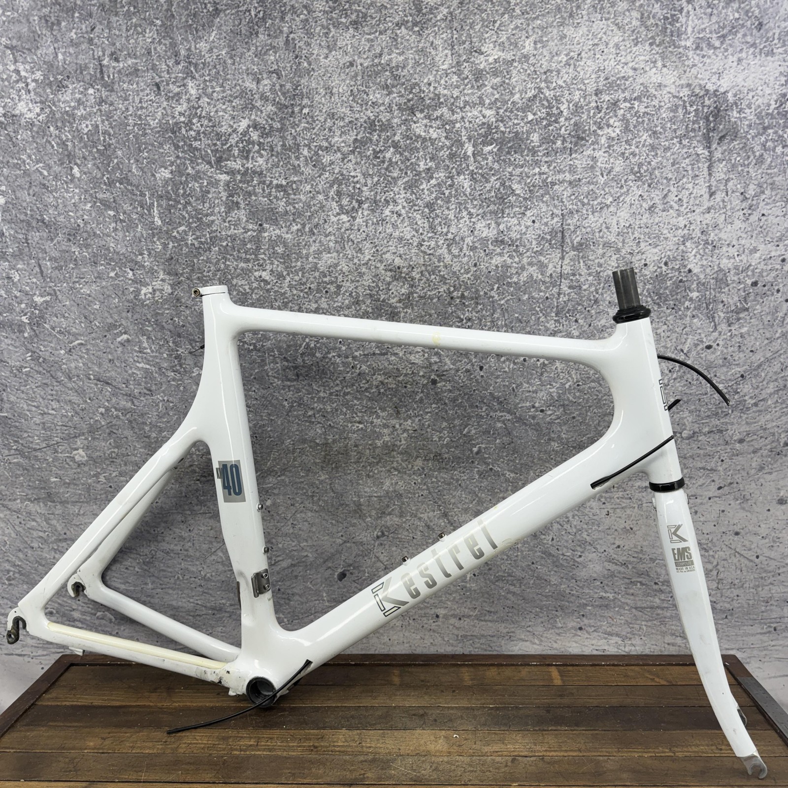 Vintage Kestrel 650c Road Bike Frame 58cm White Carbon USA EMS 130mm Wear