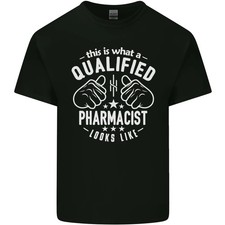 Camiseta de algodón ligero A Qualified Pharmacist Looks Like para hombre
