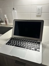 Apple MacBook Air 11 in 2013 Silver/Intel Core i5 1.3 GHz, 128 GB