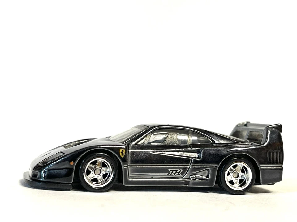 Hot Wheels New 2026 Ferrari F40 Competizione Super Treasure Hunt LOOSE DEFECT - Image 2 of 4