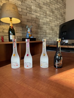 Pravda Vodka 4er Set NEU & OVP - Peach, Raspberry, Espresso, Caramel Vodka