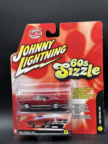 2005 Johnny Lightning RED 1966 PONTIAC GTO #12 60s SIZZLE Redlines - Picture 1 of 4
