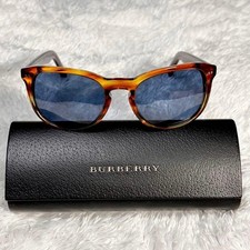 Extreme Burberry Ladies Sunglasses With Wellington Case Accessory Original Colle