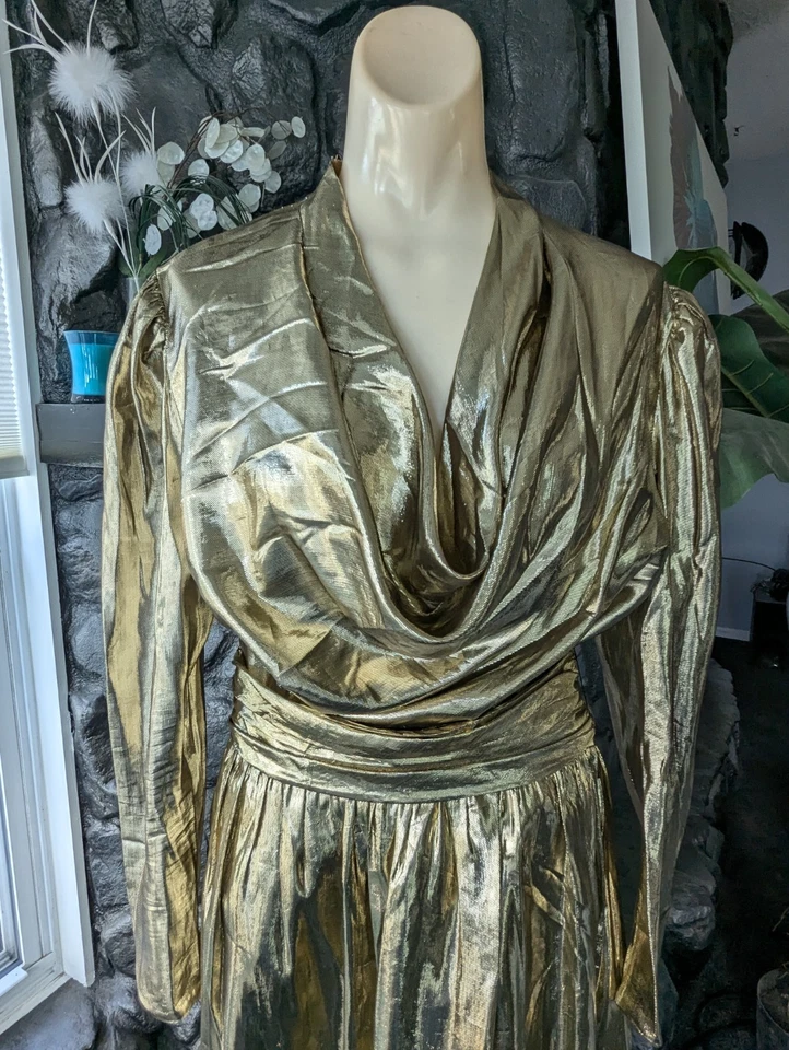 Conjunto Blusa Falda Coja Dorada De Colección Años 80 Partique NY Cuello Capucha Fiesta Disco Talla L Foto 3 de 4