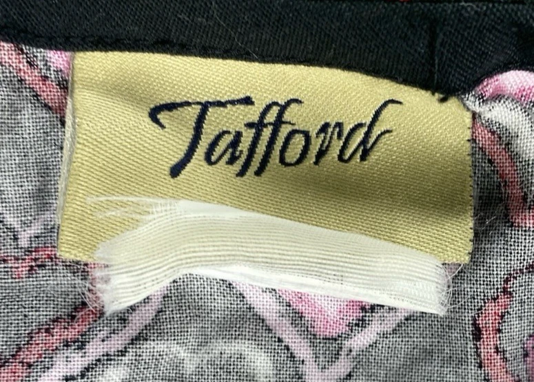 Large Black w/ Pink Hearts Tafford Scrub Top - Image 3 of 4