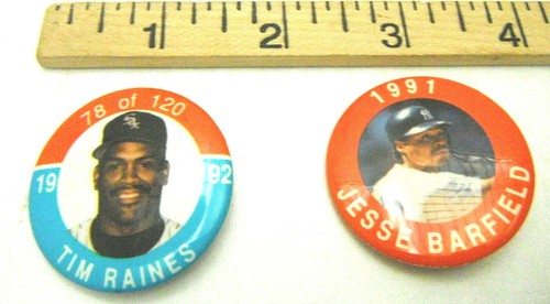 Vintage MLB Collectible Lot Buttons+Masks+Plaques+Hologram+Diecast+Games+Book+++ - Picture 9 of 12