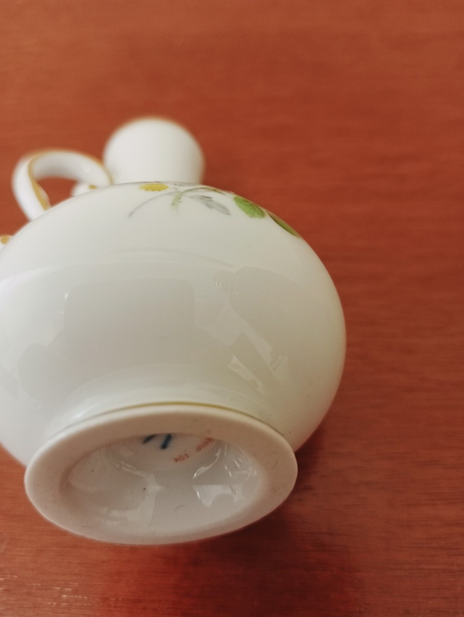 Meissen Miniature Porcelain Perfume Bottle no Stopper 2 1/2 Meissen Miniature Porcelain Perfume Bottle no Stopper 2 1/2