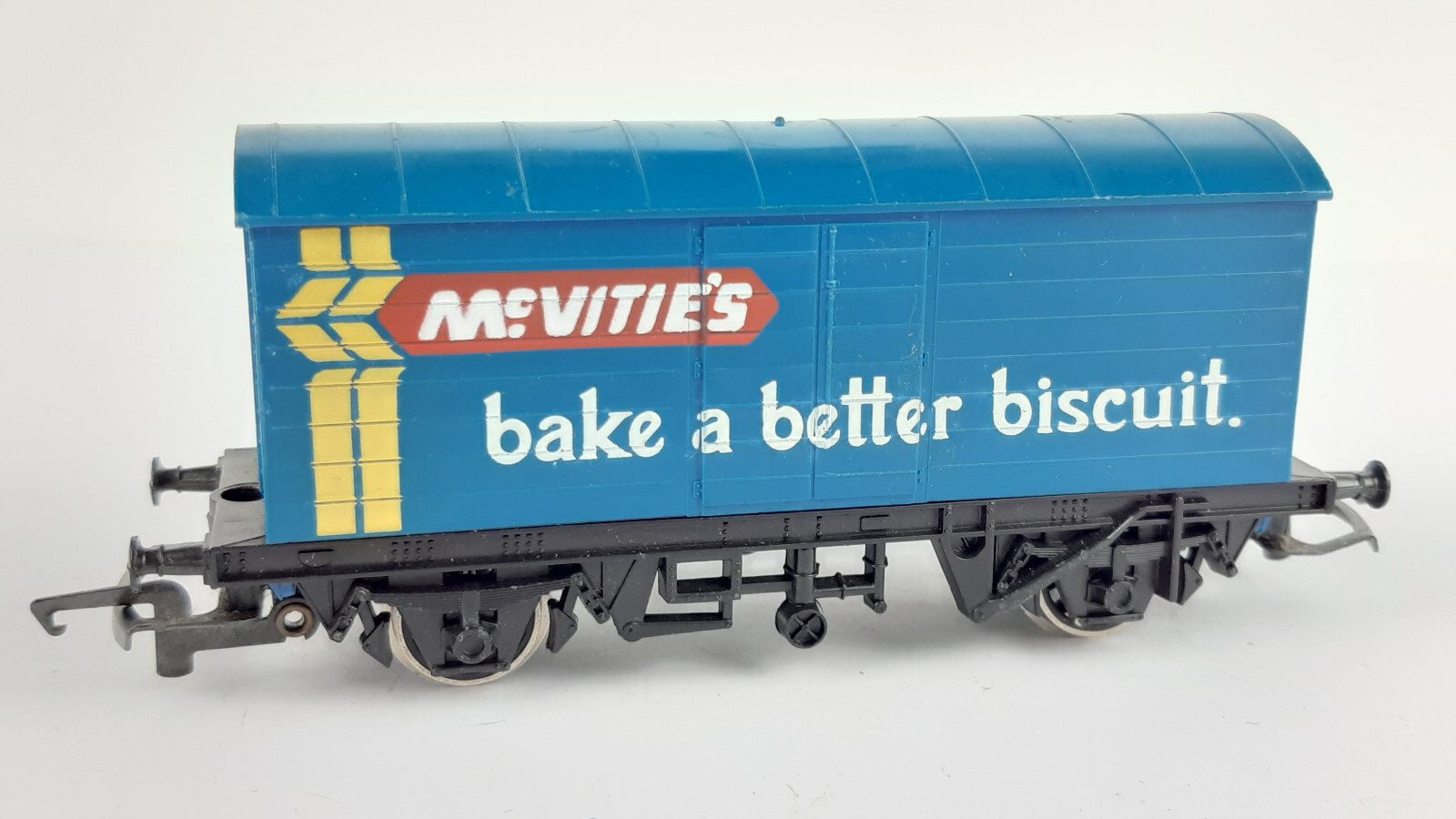 HORNBY R727 McVITIES BISCUIT VANS X 4 C.19781982 GOOD COND UNBOXED OO