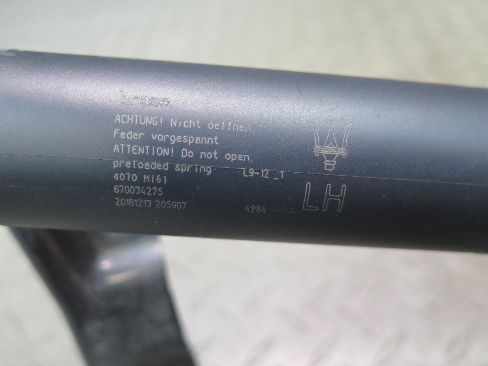 2017-2022 MASERATI LEVANTE M161 REAR TAILGATE LIFTGATE LIFT SHOCK SUPPORT SET