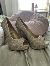 New lLook, Gold Sparkly Heels, Size 4, 5? Heels. Smoke Free Home.