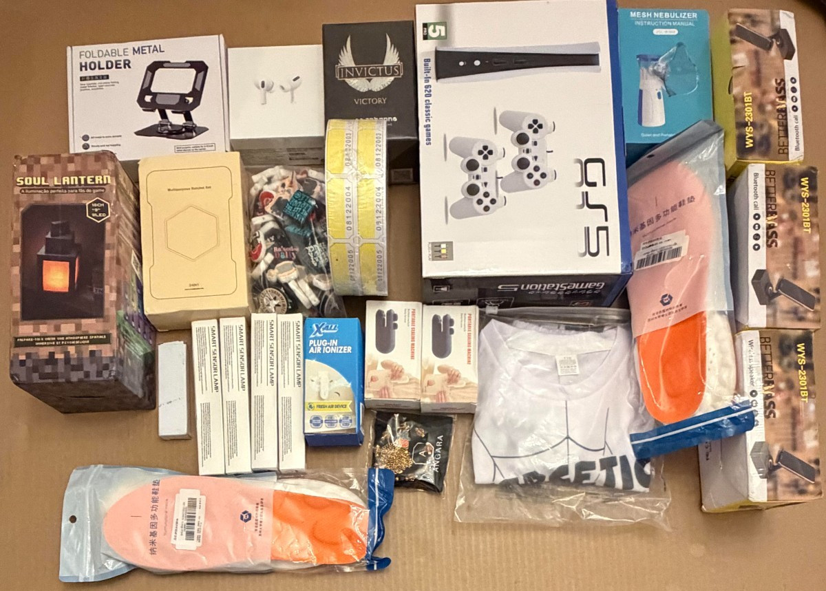 MIXED LOT ELECTRONICS & ACCESSORIES ETC - AS SHOWN IN PICTURES - SEE PICTURES