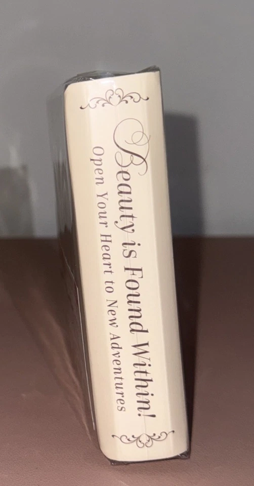 Caja de Regalo Bella Disney Elegante Tipo de Libro Bella Bestia Reino Corazones Disneyworld Foto 3 de 4