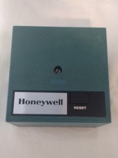 Honeywell R7795 B 1009 Burner Control Complete System Tested Working 