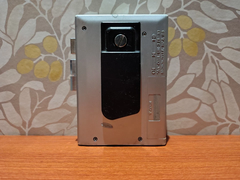 SERVICED Sanyo M-G34DT Dolby NR Personal Stereo Cassette & MGR-11O Tuner Pack - Image 4 of 4